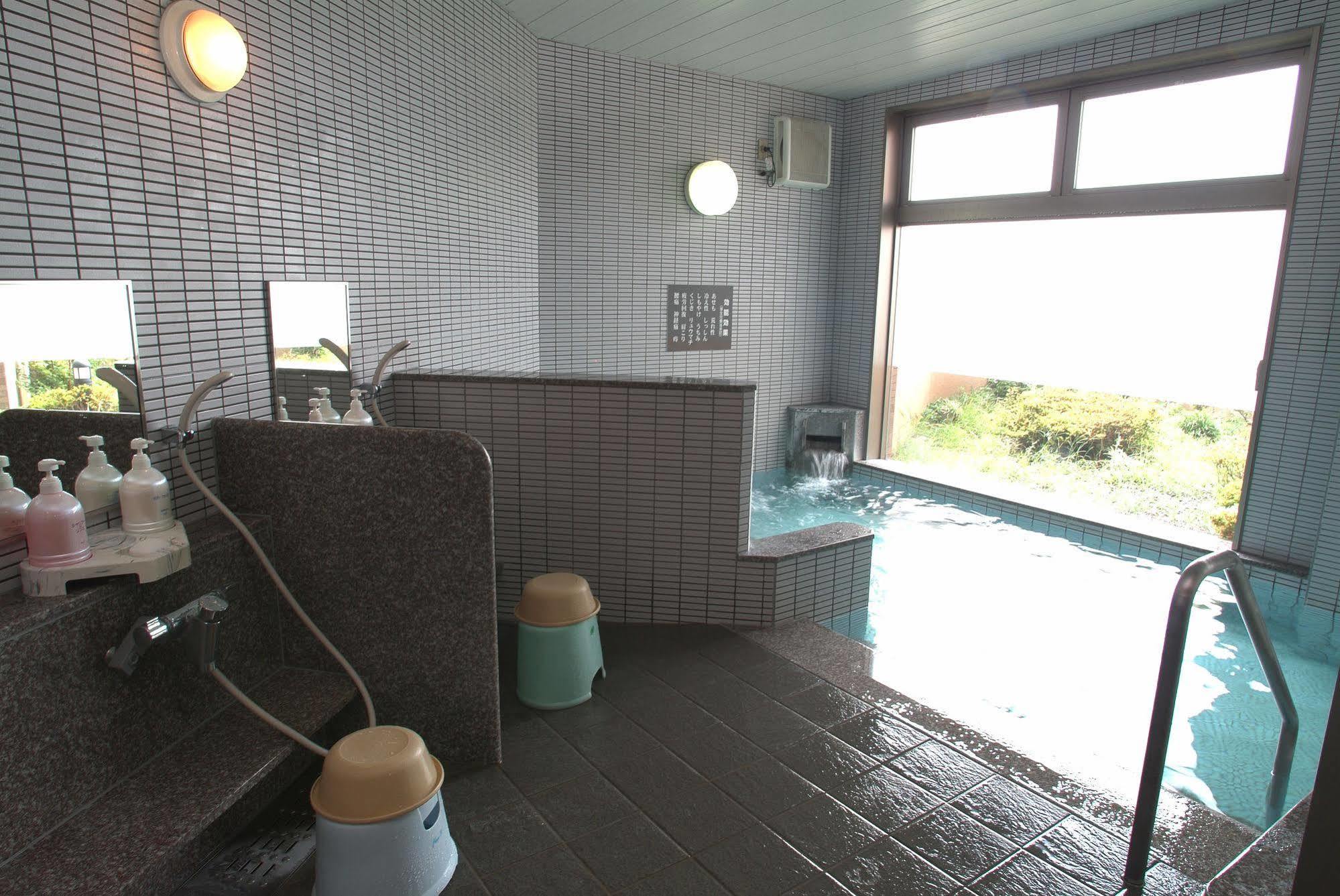 Green Rich Hotel Aso Kumamoto Airport Exterior foto
